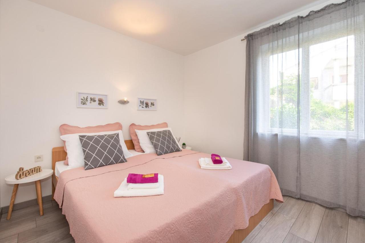 Apartment Lora Crikvenica Exterior photo